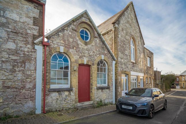 1 bed property, in Seaview, £225,000