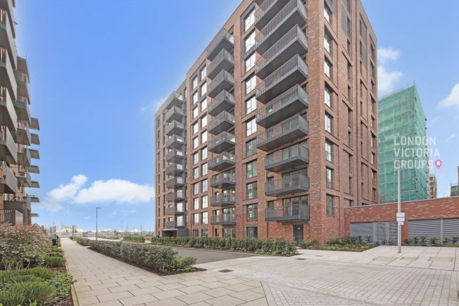 1 bed property, in Iris House, £330,000