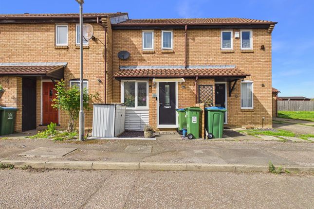 1 bed property, in Eames Close, £240,000