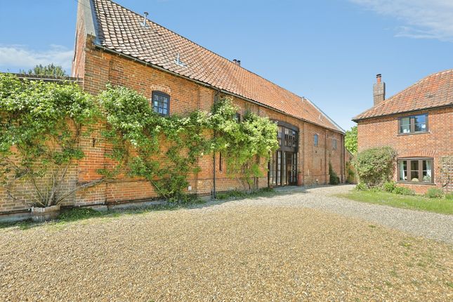 3 bed property, in Rectory Lane, £575,000