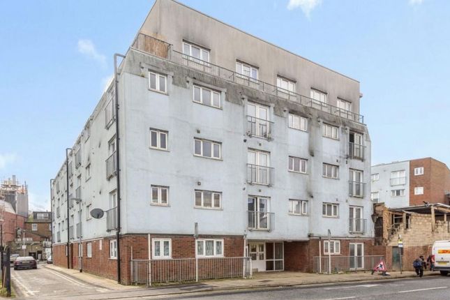 1 bed property, in 17 Birchfield, £125,000