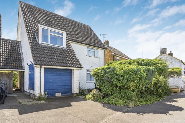 3 bed property, in North Street, £325,000