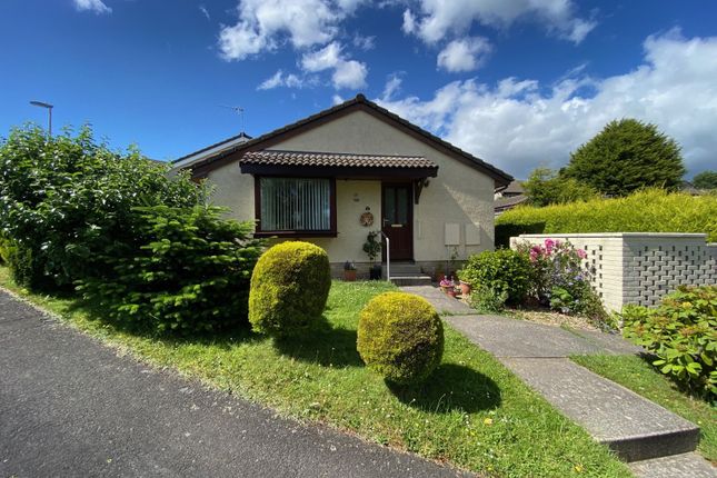 2 bed property, in Bay View Close, £160,000