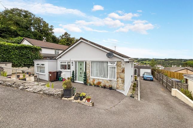 4 bed property, in Dingles Close, £385,000