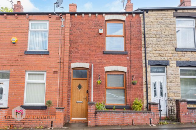 2 bed property, in Rushey Fold Lane, £135,000