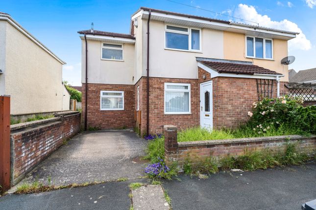 3 bed property, in Crossfield Road, £325,000