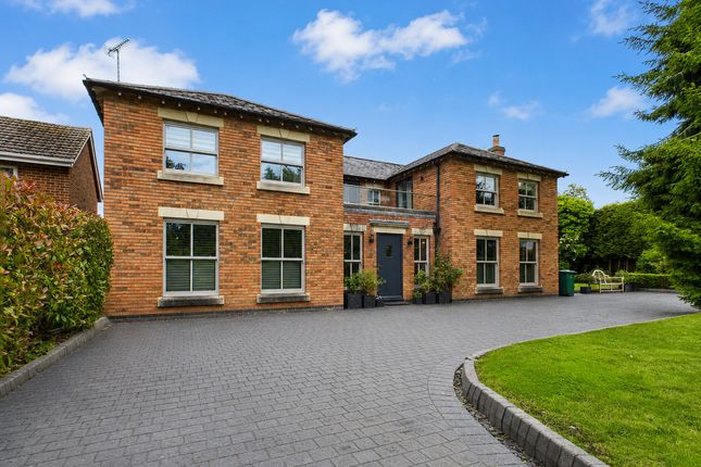5 bed property, in St. Mary's Close, £1,000,000
