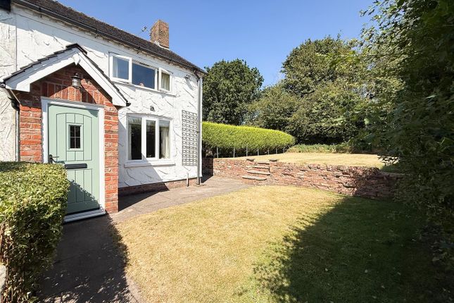 2 bed property, in Back Lane, £250,000