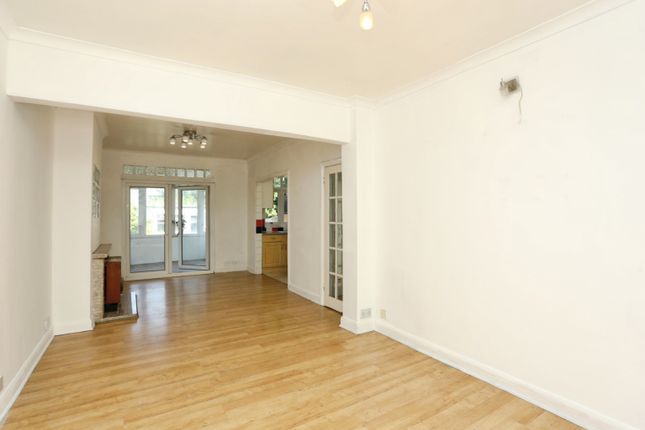 3 bed property, in Wincrofts Drive, £535,000