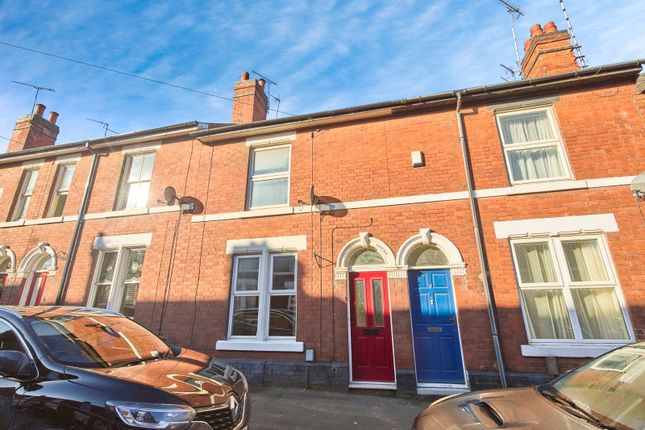 2 bed property, in Sudbury Street, £175,000