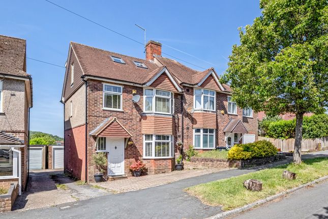 5 bed property, in Craignair Avenue, £580,000