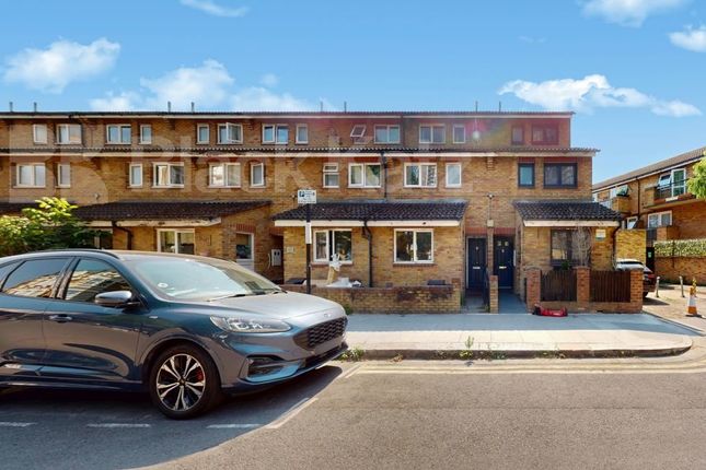 4 bed property, in Hampton Street, £800,000