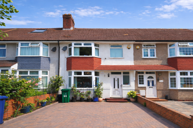 5 bed property, in Keats Way, £629,950