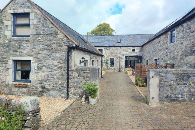 5 bed property, in Stable Lodge And Cottage, £390,000
