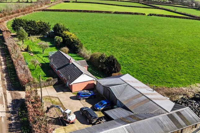 4 bed property, in Oakford, £775,000