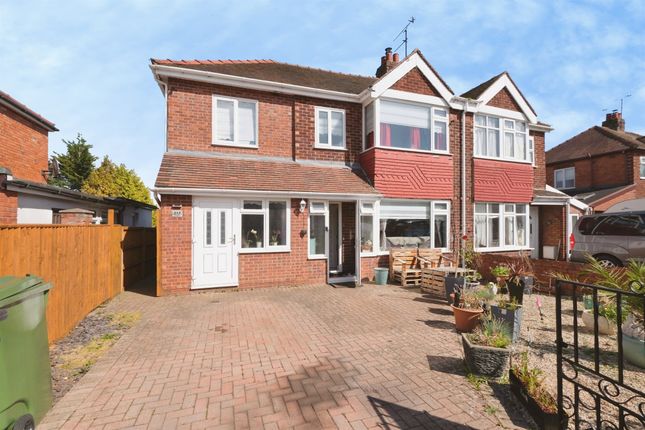 5 bed property, in Ross Road, £395,000