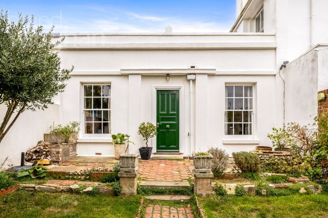 3 bed property, in Vine Place, £800,000