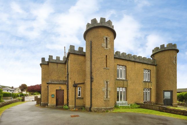 3 bed property, in Lon Y Castell, £425,000