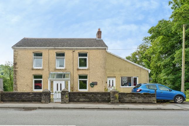 4 bed property, in Ynysmeudwy Road, £210,000