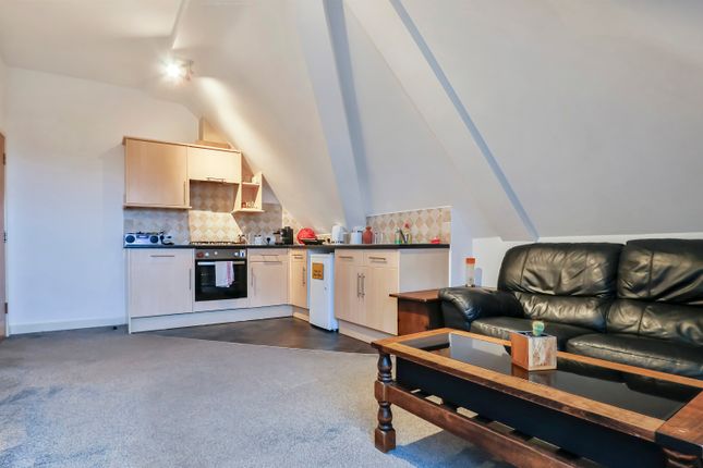 1 bed property, in Columbia Road, £130,000