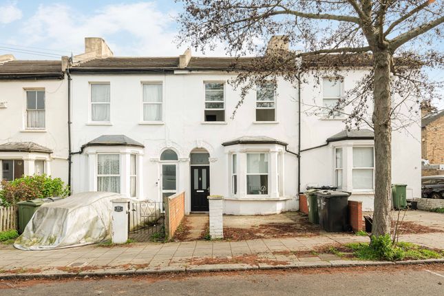3 bed property, in Cambria Road, £950,000
