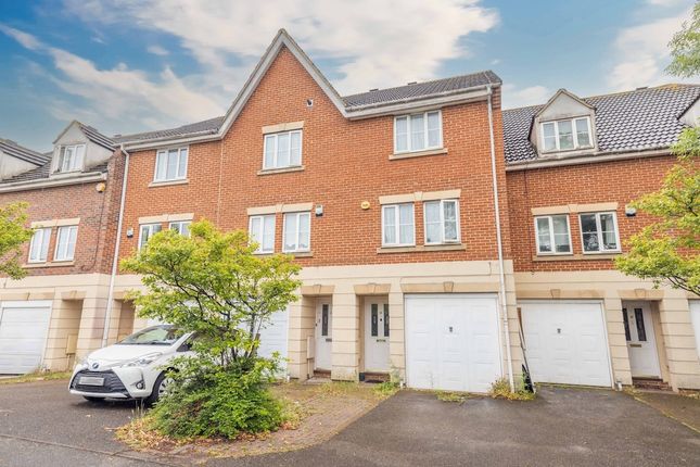 3 bed property, in Rose Park Close, £540,000
