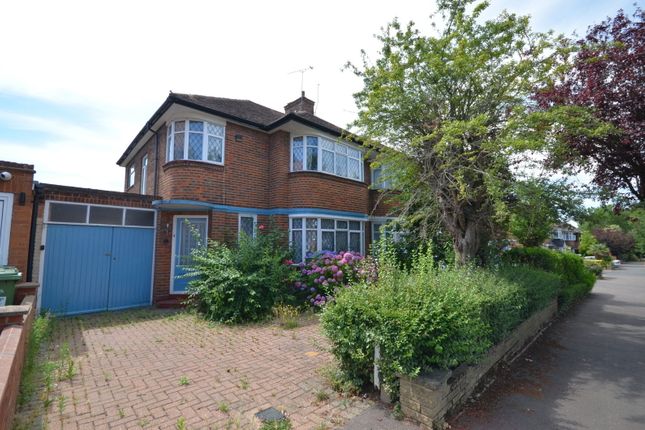 3 bed property, in Wemborough Road, £670,000