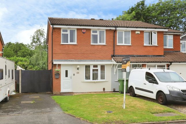 2 bed property, in Bembridge Close, £220,000