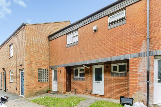 1 bed property, in Harding Terrace, £105,000
