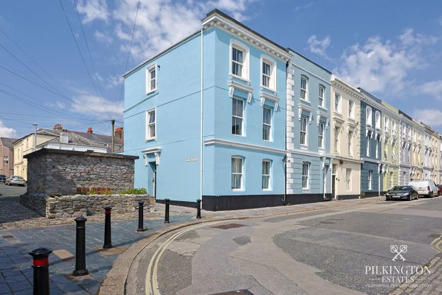 1 bed property, in 12 Wyndham Street West, £100,000