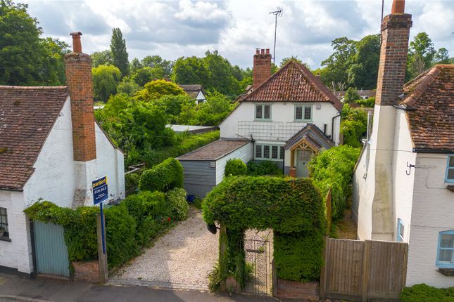 3 bed property, in Pangbourne Hill, £800,000