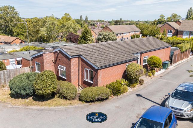3 bed property, in Greendale Road, £350,000