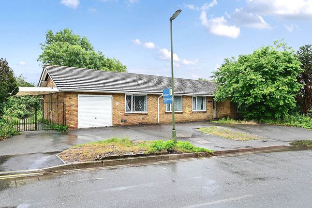 4 bed property, in Stanwell Moor, £550,000