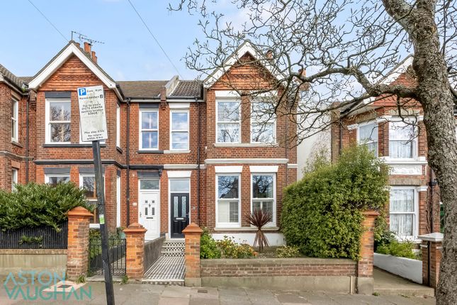 2 bed property, in Ditchling Road, £365,000