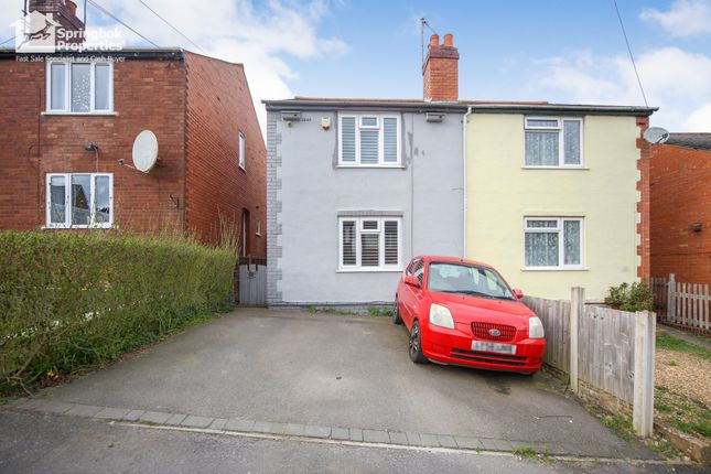 2 bed property, in Parsons Road, £215,000