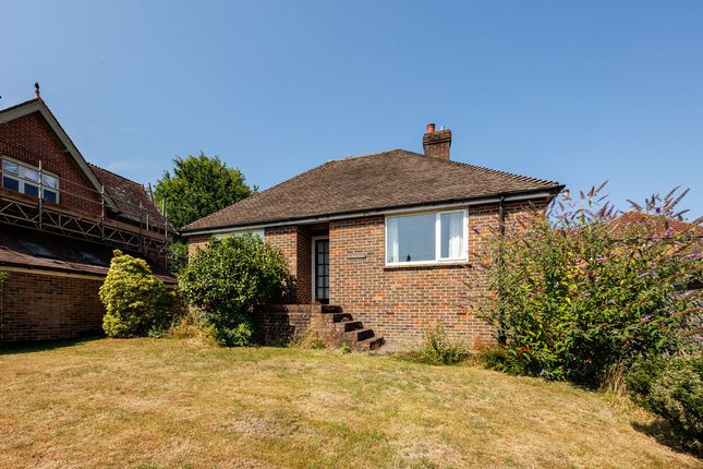 2 bed property, in Green Lane, £375,000