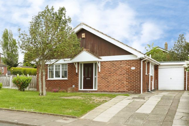 2 bed property, in Dunniwood Avenue, £275,000