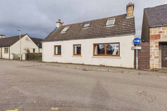 2 bed property, in Averon Road, £160,000