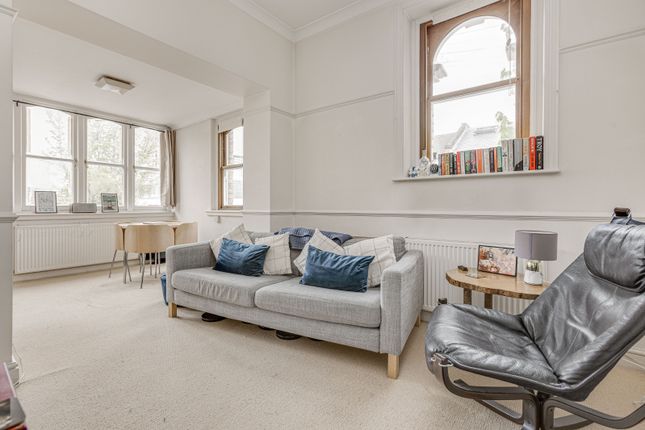 1 bed property, in Aspley Road, £450,000