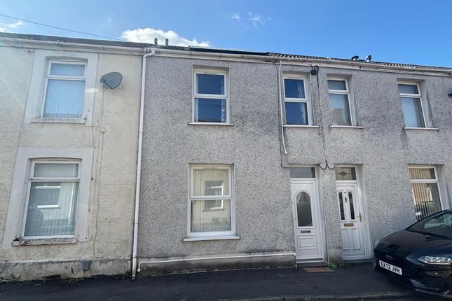 3 bed property, in Cecil Street, £100,000