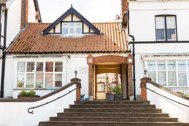 1 bed property, in Cromer Road, £90,000