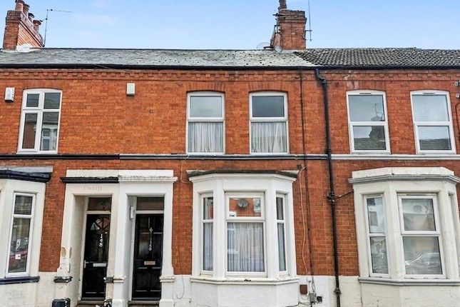3 bed property, in Stanhope Road, £210,000