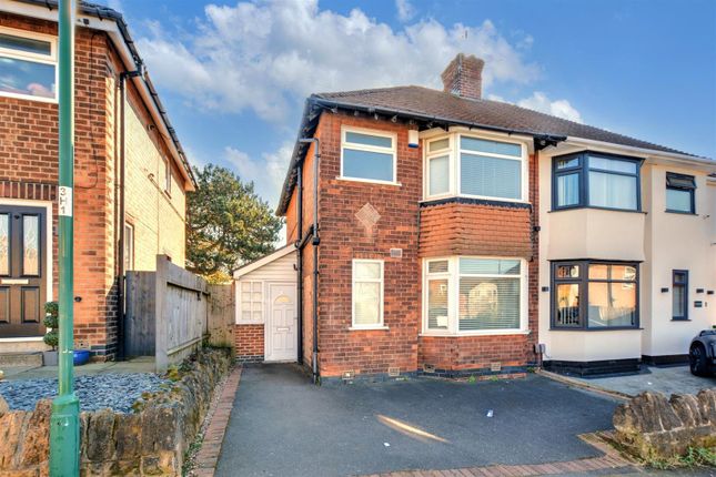 2 bed property, in Hadbury Road, £200,000