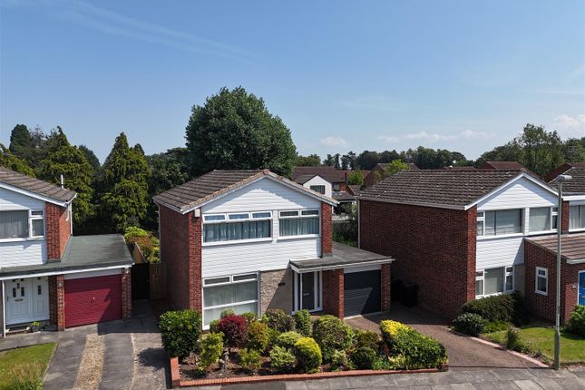3 bed property, in Clare Avenue, £350,000