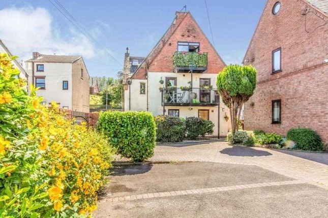 1 bed property, in Kings Croft, £114,000
