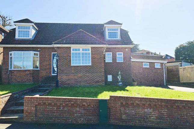 4 bed property, in Riverside Avenue, £600,000