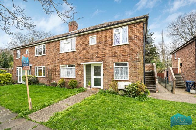 2 bed property, in Coniston Close, £400,000