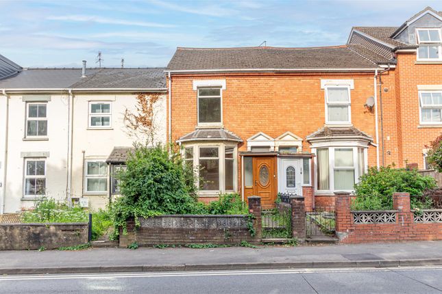 3 bed property, in Bath Road, £200,000