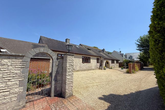 8 bed property, in New Street, £850,000