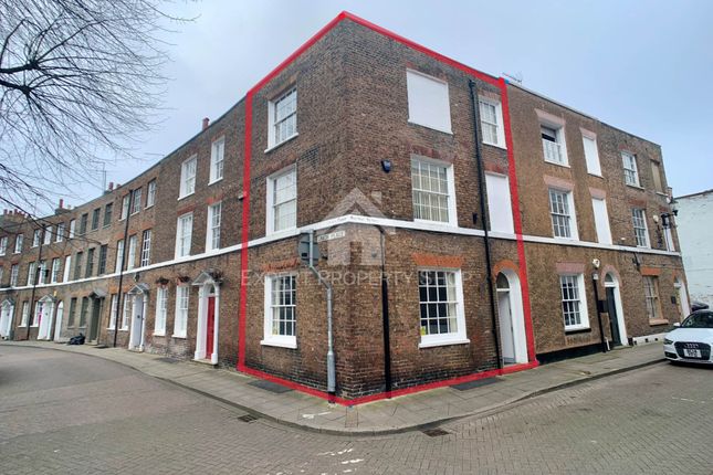 3 bed property, in Market Street, £160,000